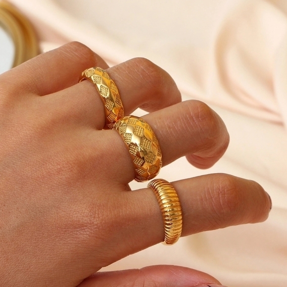 Stainless steel gold tone textured band new - Picture 1 of 6